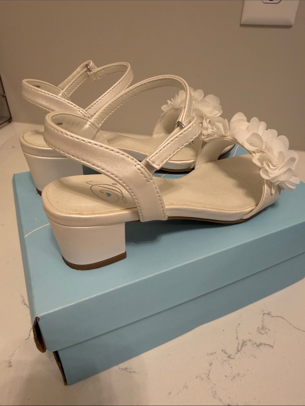 Girls White Floral Ankle-Strap Sandals - Picture 5 of 7